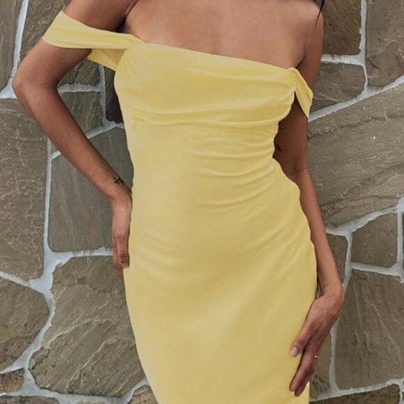 Satin off the shoulder ruched backless maxi dress- Realtix- Yellow Large - Picture 7 of 11